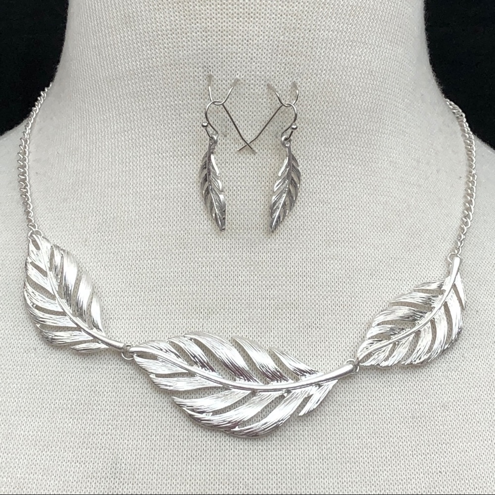 Matte Silver 3 Linked Leaves Chain Metal Statement Necklace Earrings Set